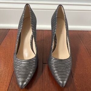Nine West Metallic Gray Textured Heels